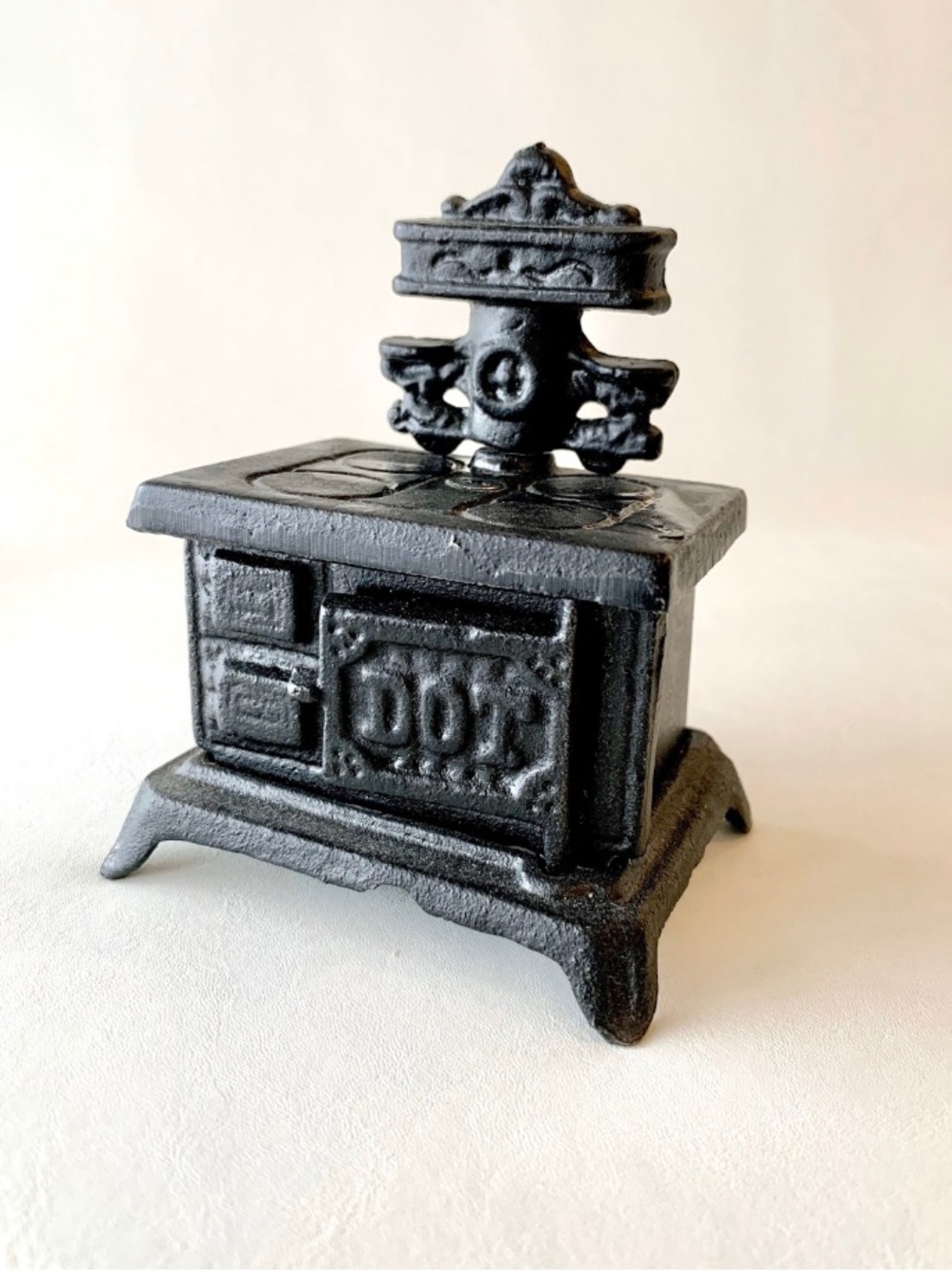 Cast Iron Miniature Stove - Black Decorative Collectible
